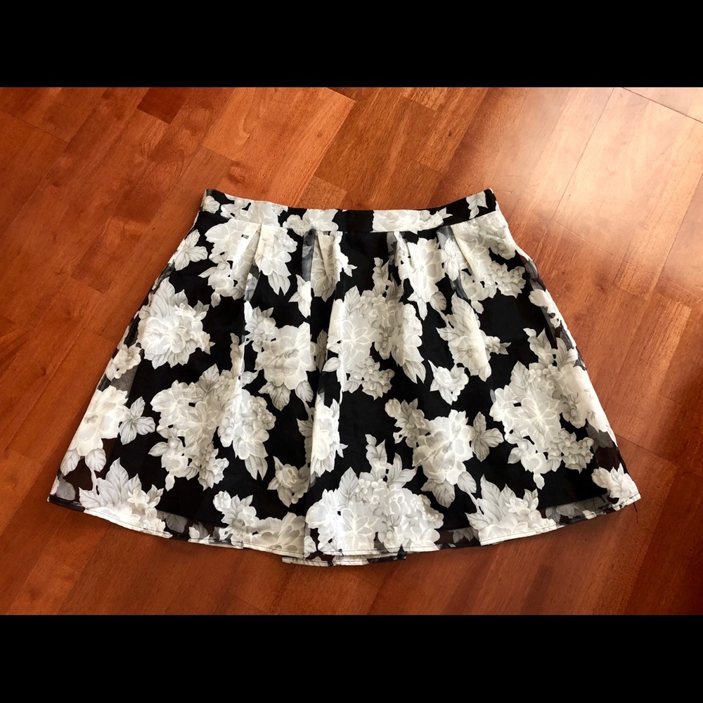 Plus Size, Forever 21 Floral Skirt - Picture 4 of 4